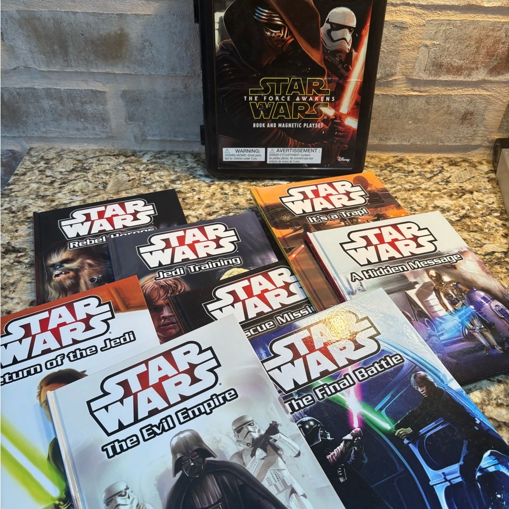 Star Wars books and magnetic play set